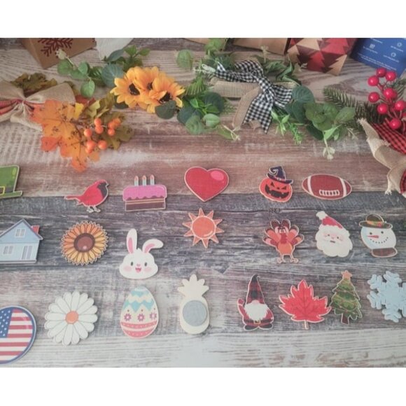 Interchangeable Welcome Sign for Front Door, Christmas Wreaths for Front Door - Picture 3 of 3